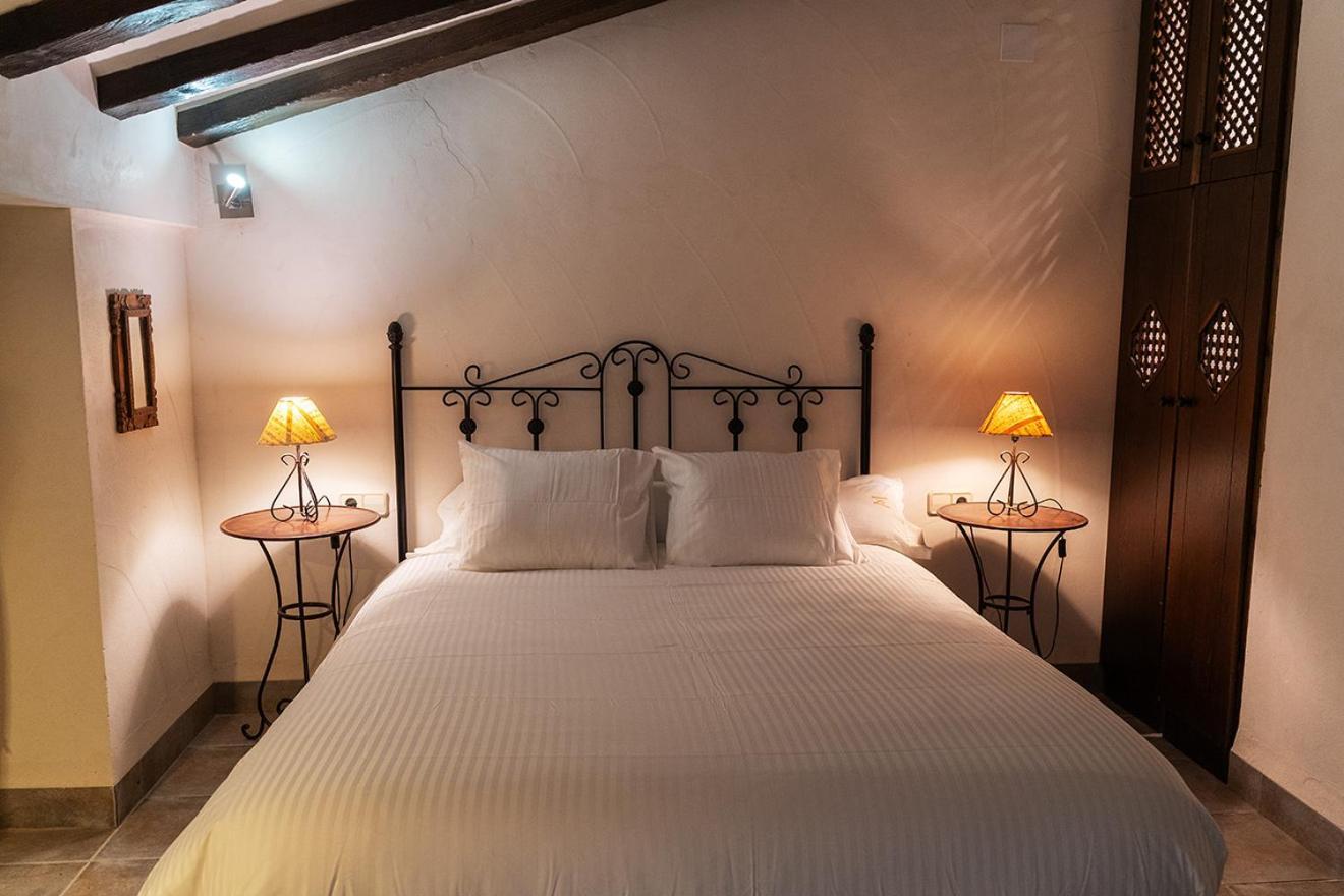 Masia De Matuta Lodge Vall de Almonacid