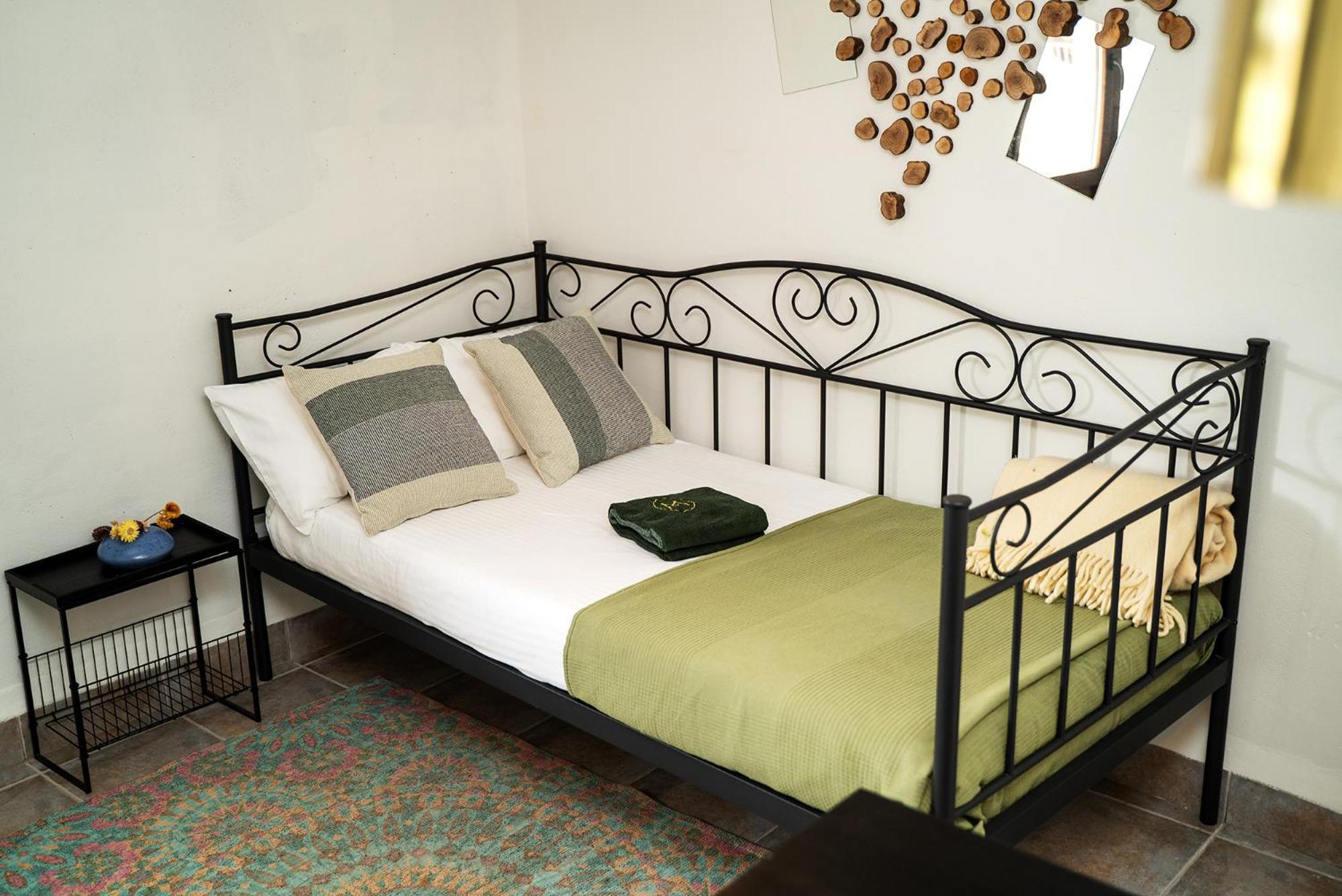 Masia De Matuta Lodge *